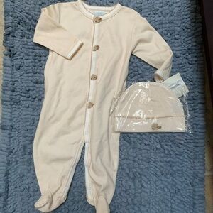 Creme de la creme baby jumpsuit with matching hat